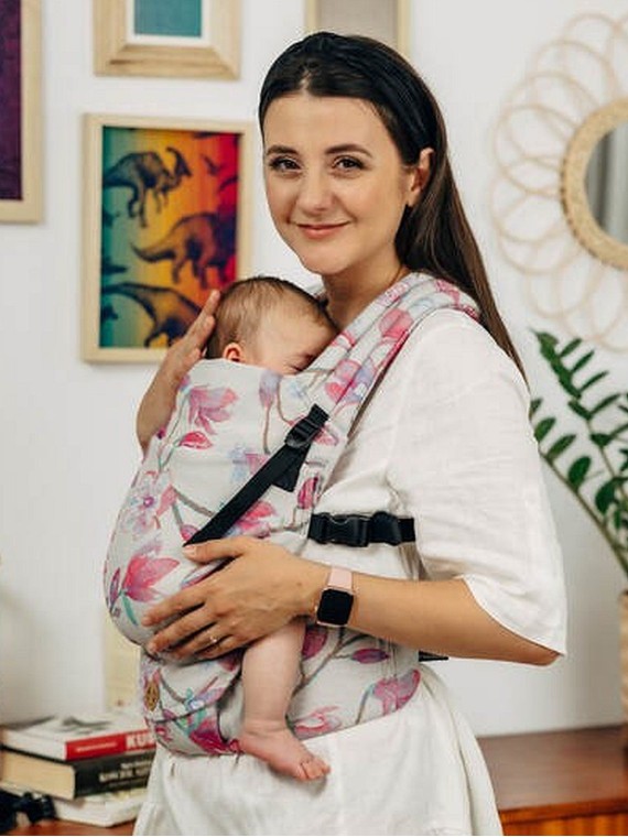 LennyLight – lightweight and intuitive baby carrier