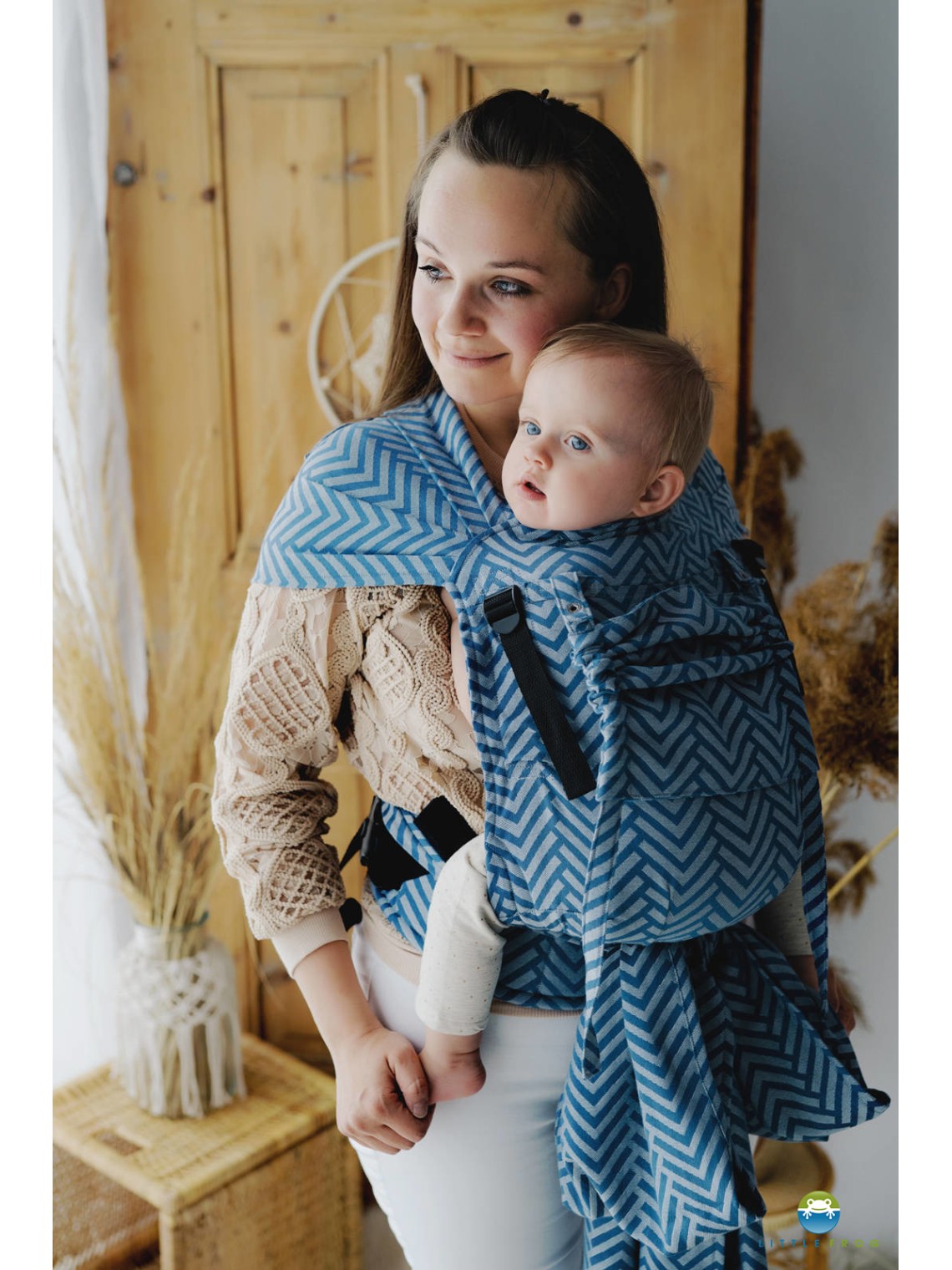 Little Frog Cross Hybrid – ergonomisks pusriņķa slings no dzimšanas