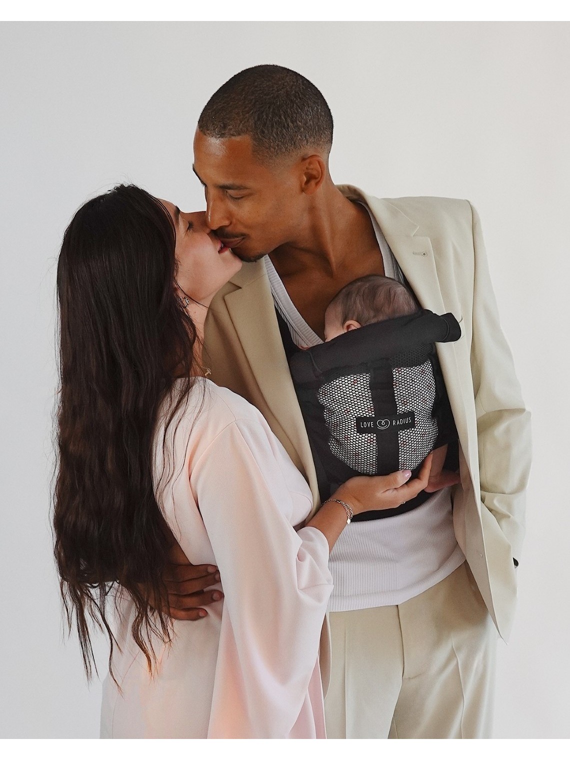 Love Radius PhysioCarrier 2 – ergonomisks nēsātājs no dzimšanas | babysling.lv