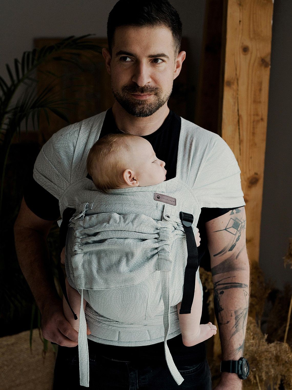 Little Frog Cross Hybrid – ergonomisks pusriņķa slings no dzimšanas