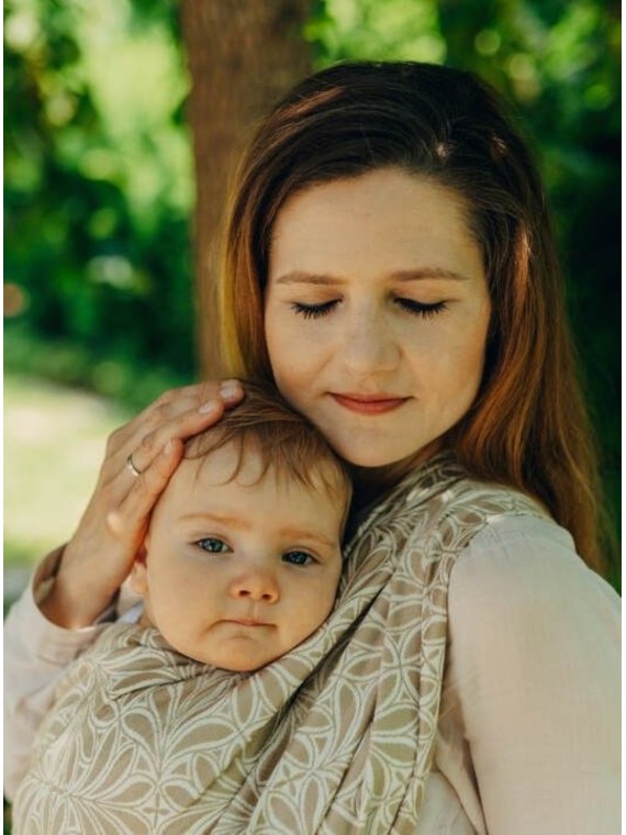 LennyLamb baby wrap – ergonomic and soft from birth to preschool