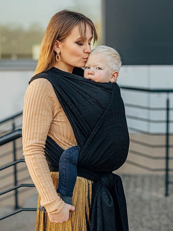 Baby Wrap, jacquard, (59% kokvilna, 41% merino vilna) - PEACOCK'S TAIL - PITCH BLACK
