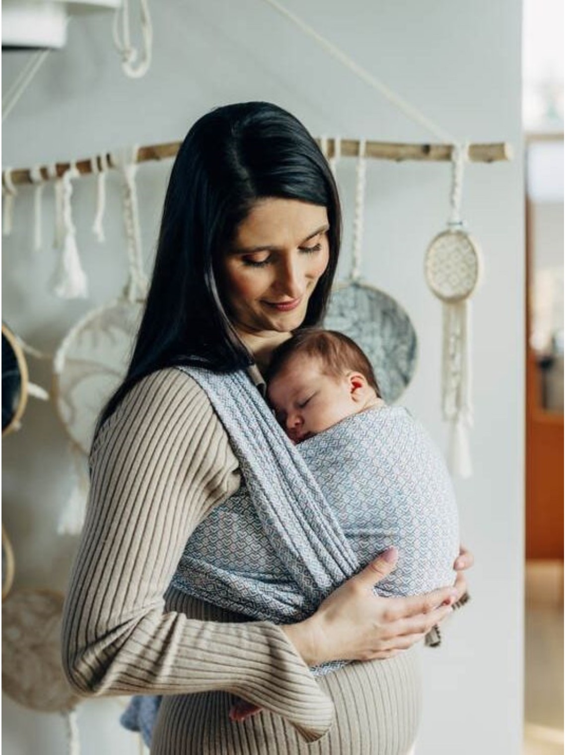 LennyLamb slings – ērts un drošs mazulim no dzimšanas līdz bērnudārzam LennyLamb slings – ērts un drošs mazulim no dzimšanas līdz bērnudārzam