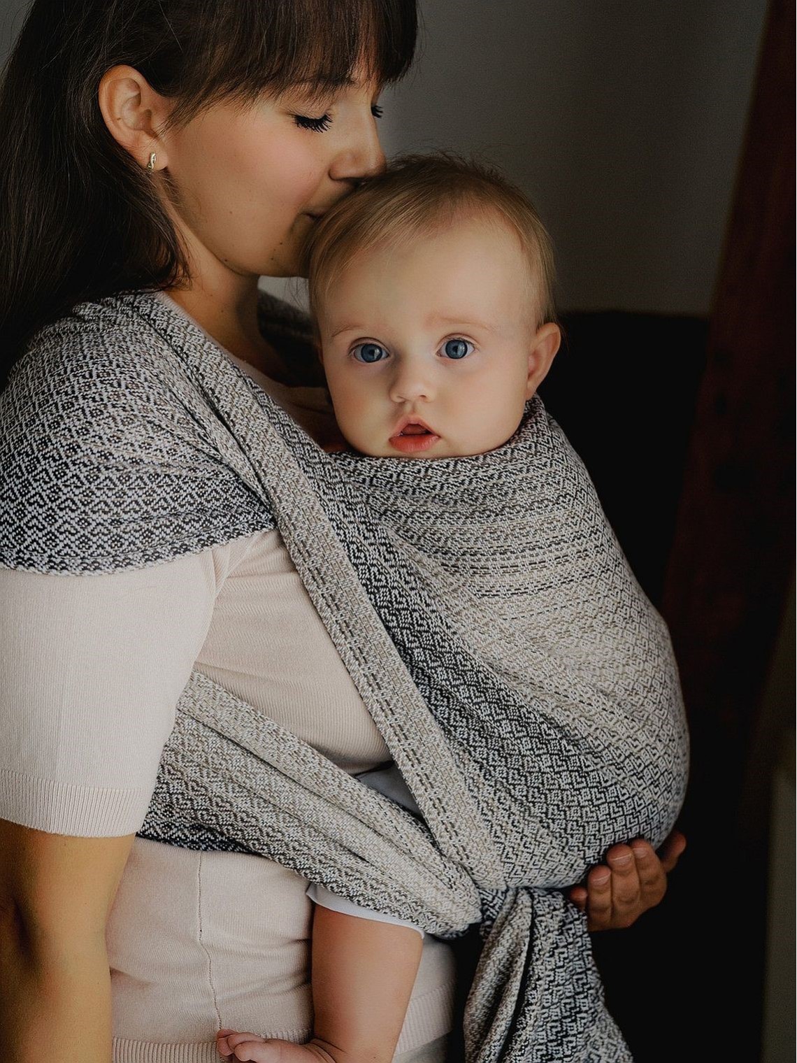 Little Frog bērnu slings – kvalitatīvs un ērts par pieejamu cenu