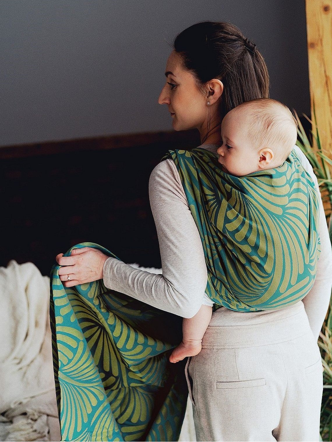 Little Frog bērnu slings – kvalitatīvs un ērts par pieejamu cenu