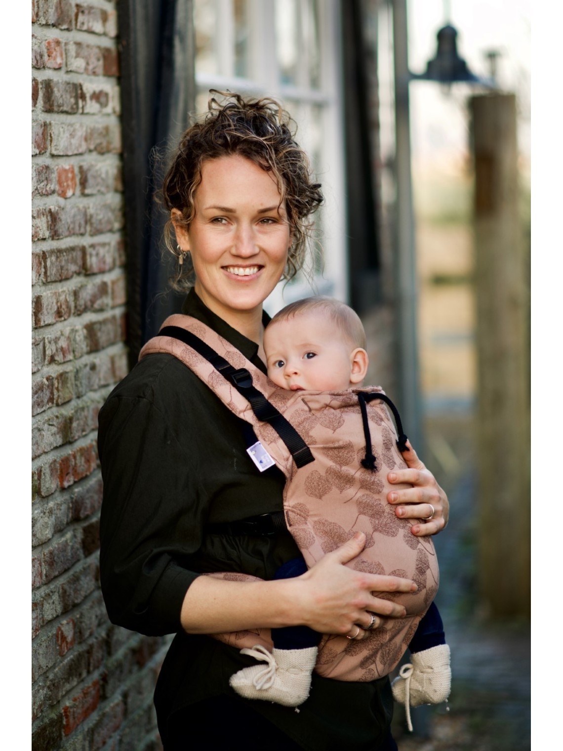 Pure Baby Love Cross & Go – vienkāršs un ērts bērnu slings
