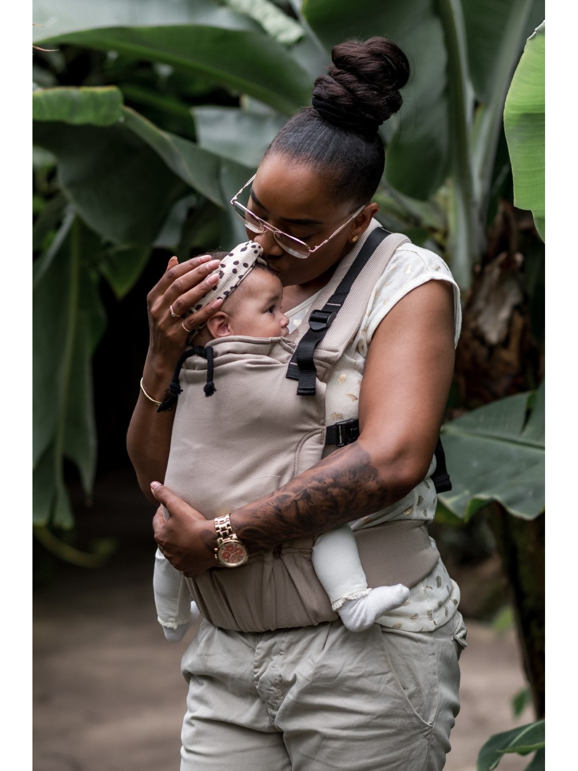Pure Baby Love Cross & Go – vienkāršs un ērts bērnu slings