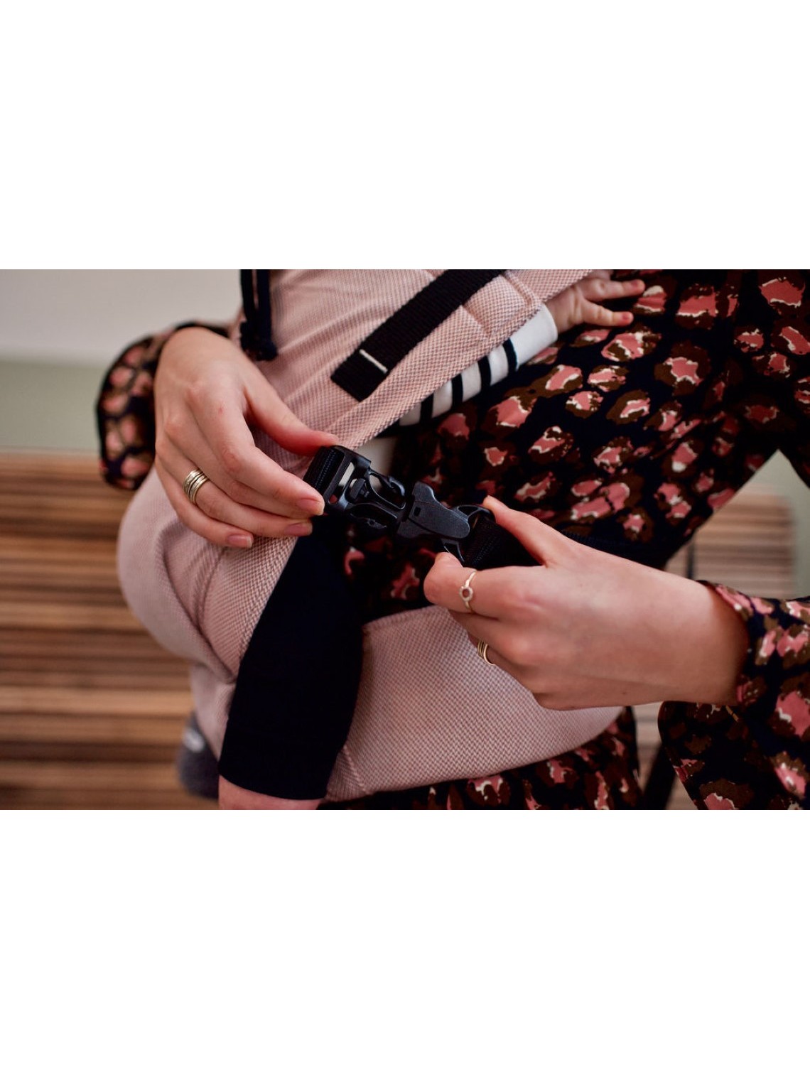 Pure Baby Love Cross & Go – vienkāršs un ērts bērnu slings