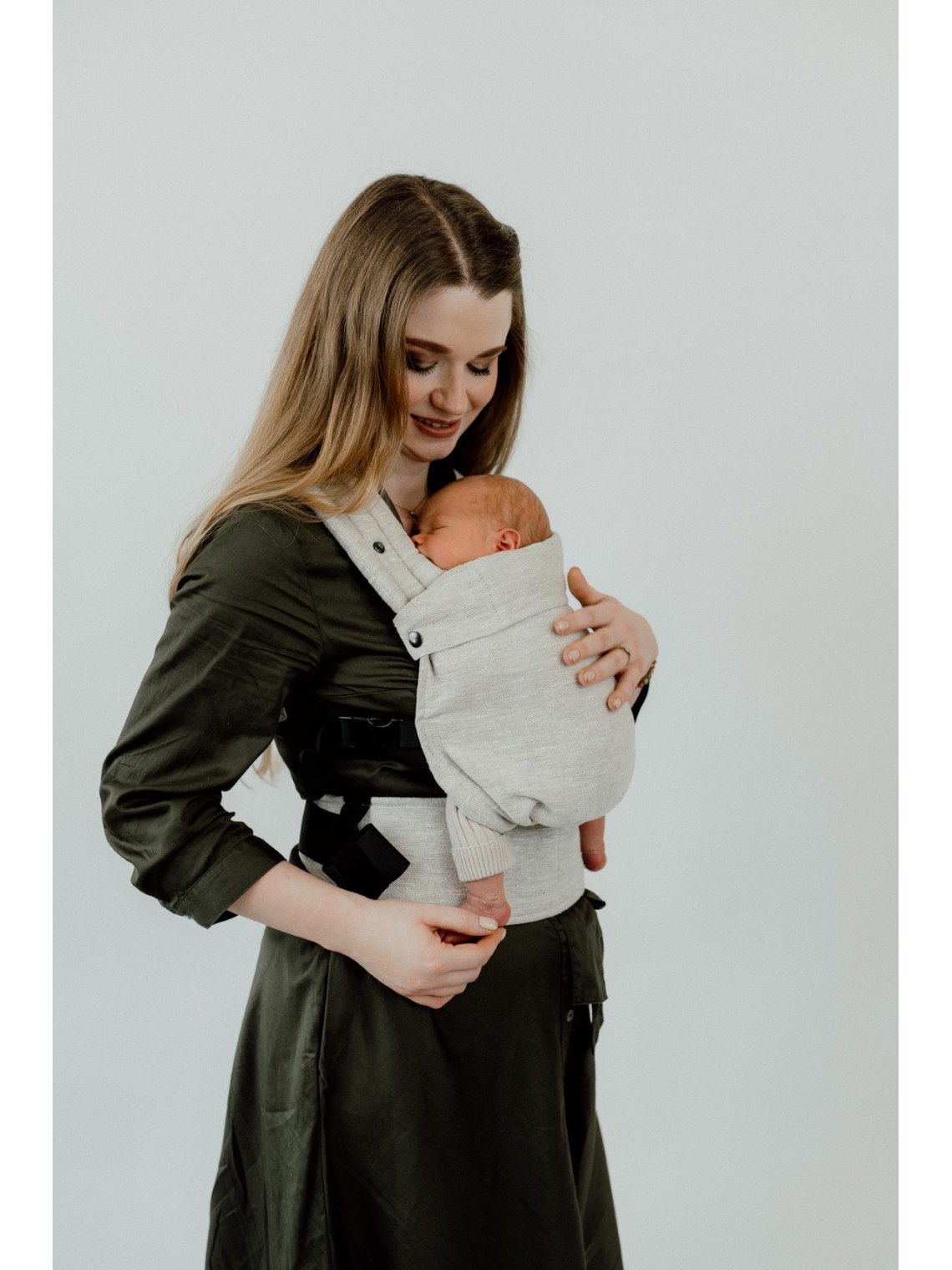 QUSY MINI 2.0 – īpaši viegls un regulējams bērnu slings