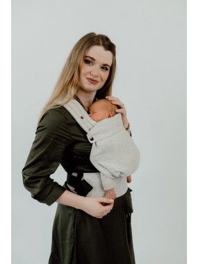 QUSY MINI 2.0 – īpaši viegls un regulējams bērnu slings QUSY MINI 2.0 – īpaši viegls un regulējams bērnu slings