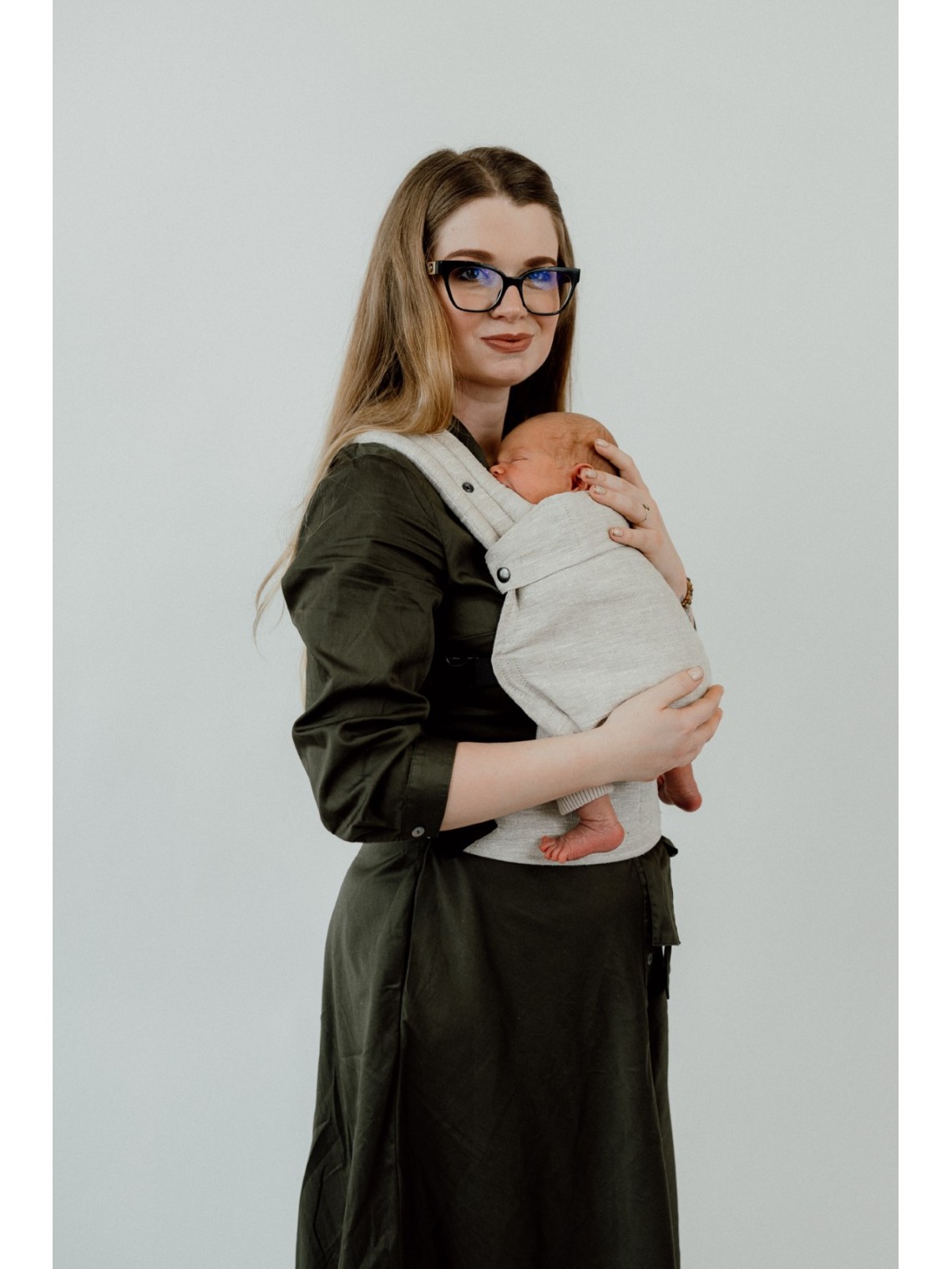 QUSY MINI 2.0 – īpaši viegls un regulējams bērnu slings QUSY MINI 2.0 – īpaši viegls un regulējams bērnu slings