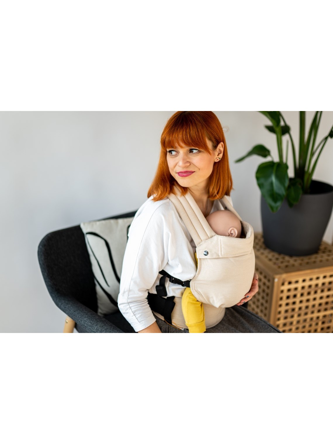 QUSY MINI 2.0 – īpaši viegls un regulējams bērnu slings QUSY MINI 2.0 – īpaši viegls un regulējams bērnu slings