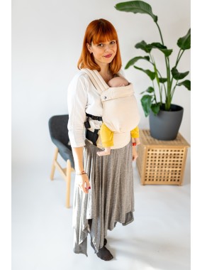 QUSY MINI 2.0 – īpaši viegls un regulējams bērnu slings QUSY MINI 2.0 – īpaši viegls un regulējams bērnu slings