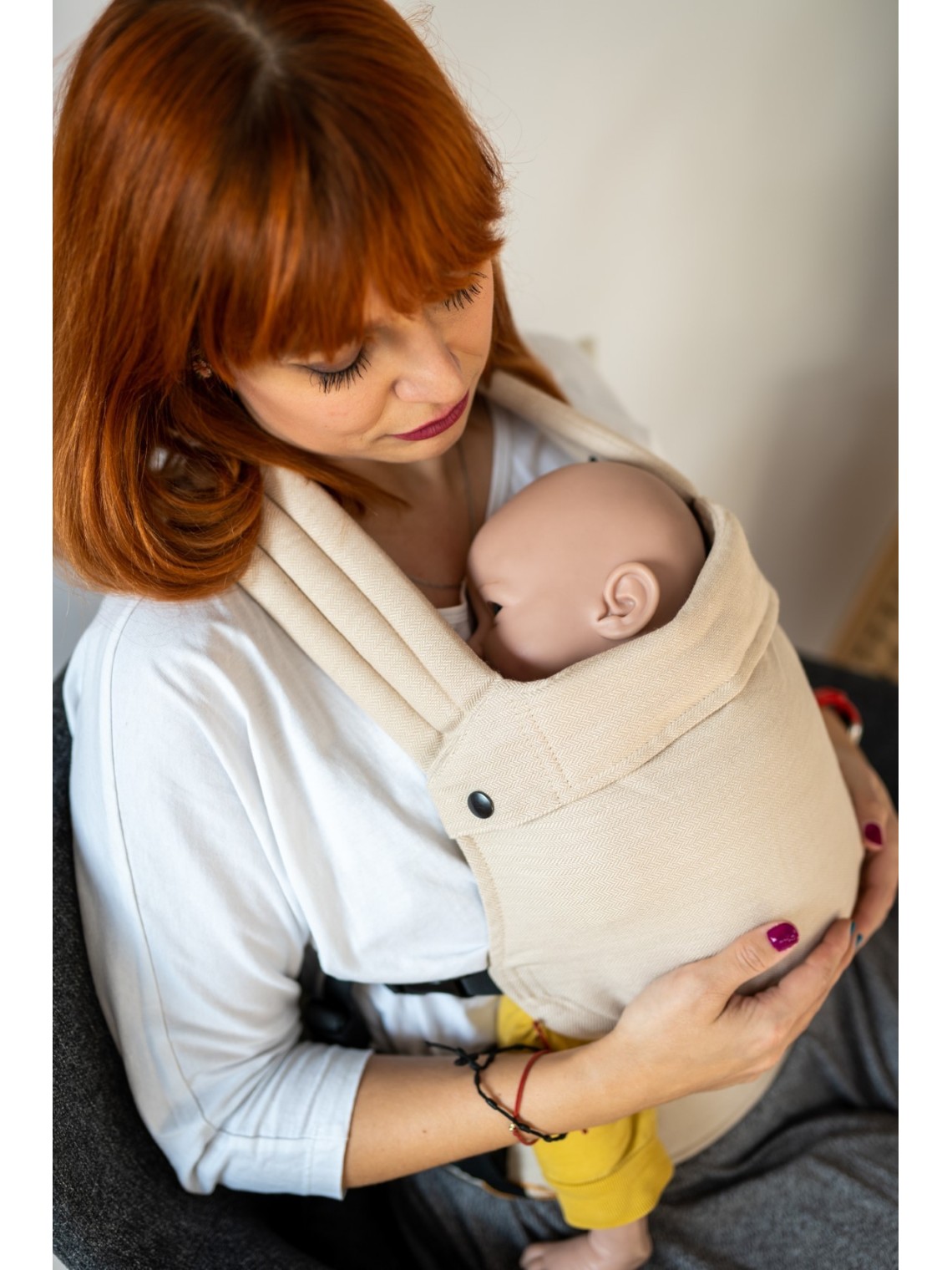 QUSY MINI 2.0 – īpaši viegls un regulējams bērnu slings QUSY MINI 2.0 – īpaši viegls un regulējams bērnu slings