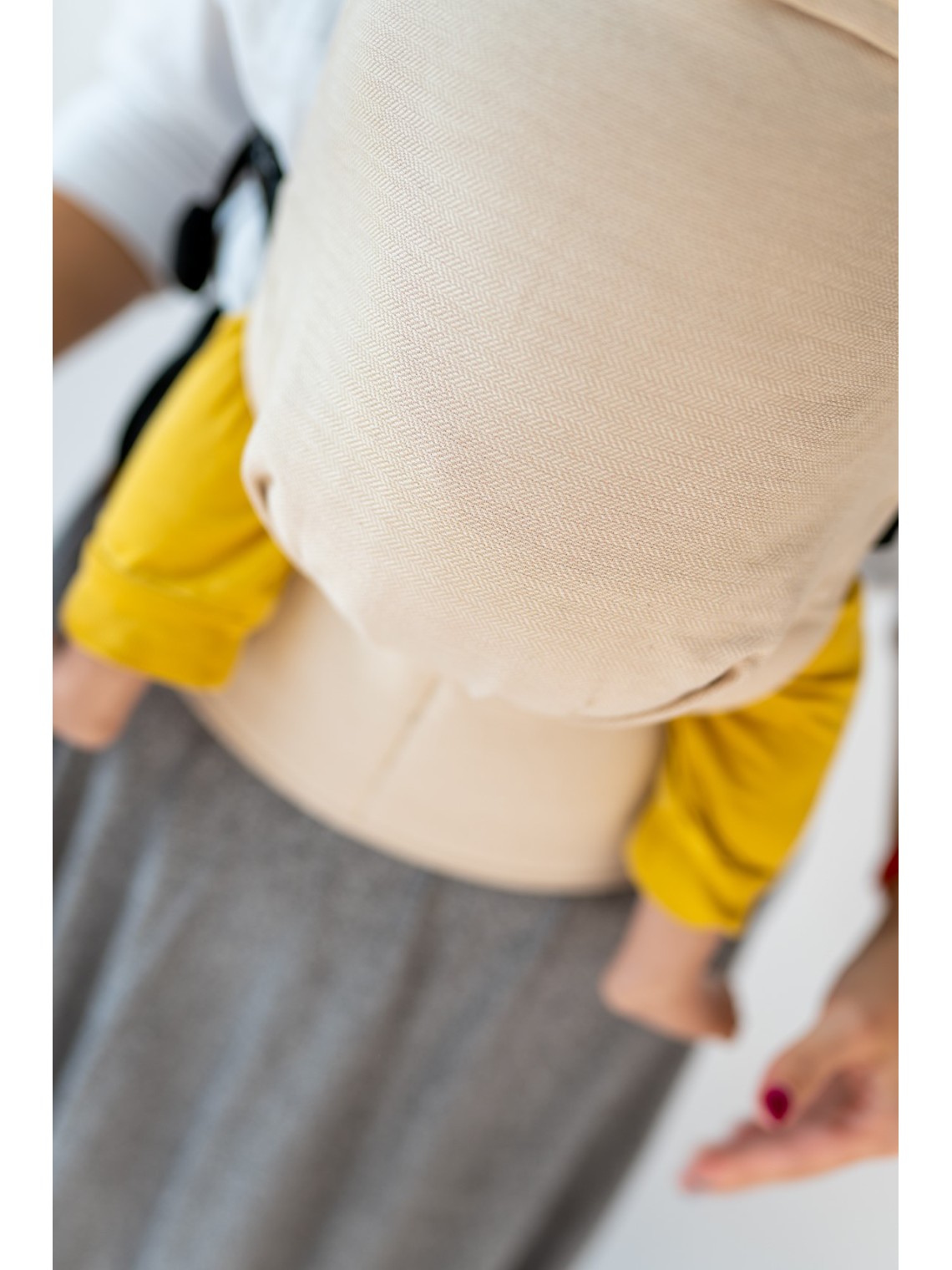 QUSY MINI 2.0 – īpaši viegls un regulējams bērnu slings QUSY MINI 2.0 – īpaši viegls un regulējams bērnu slings
