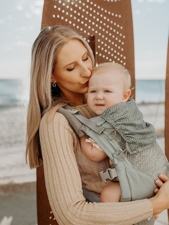 Quokkababy E-Carrier ergonomic baby carrier – maximum adaptability from day one
