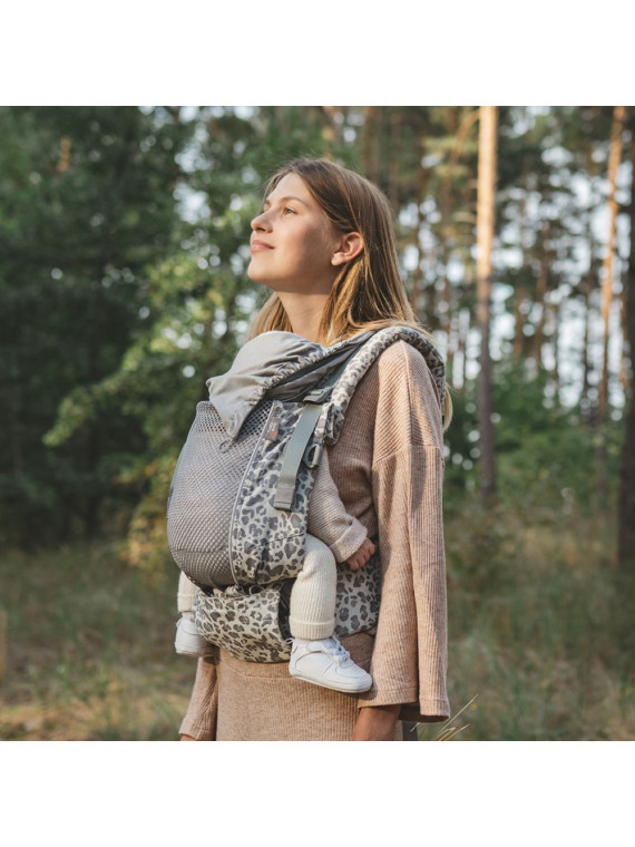 Love & Carry ONE – comfortable baby carrier from newborn