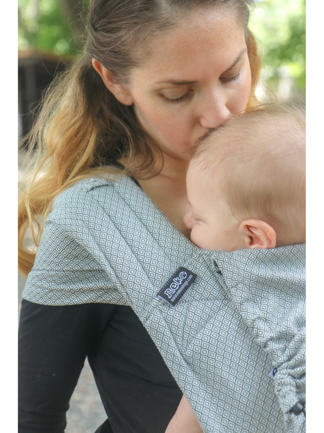 Neko Half Buckle Baby Carrier – Comfortable from Birth Neko Half Buckle Baby Carrier – Comfortable from Birth