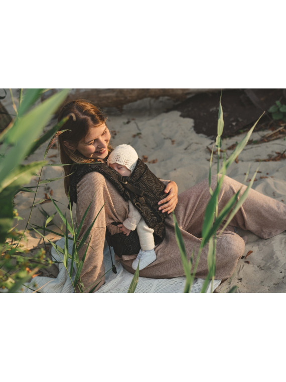 Love & Carry ONE – comfortable baby carrier from newborn