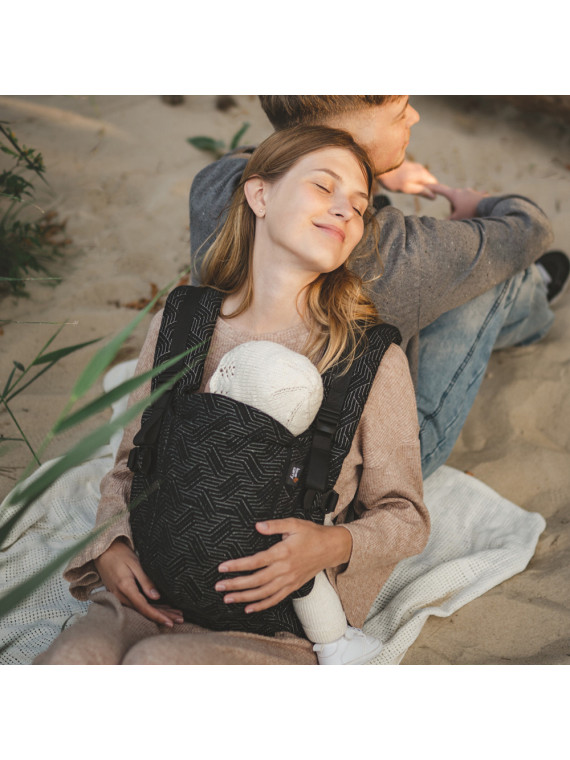 Love & Carry ONE – comfortable baby carrier from newborn