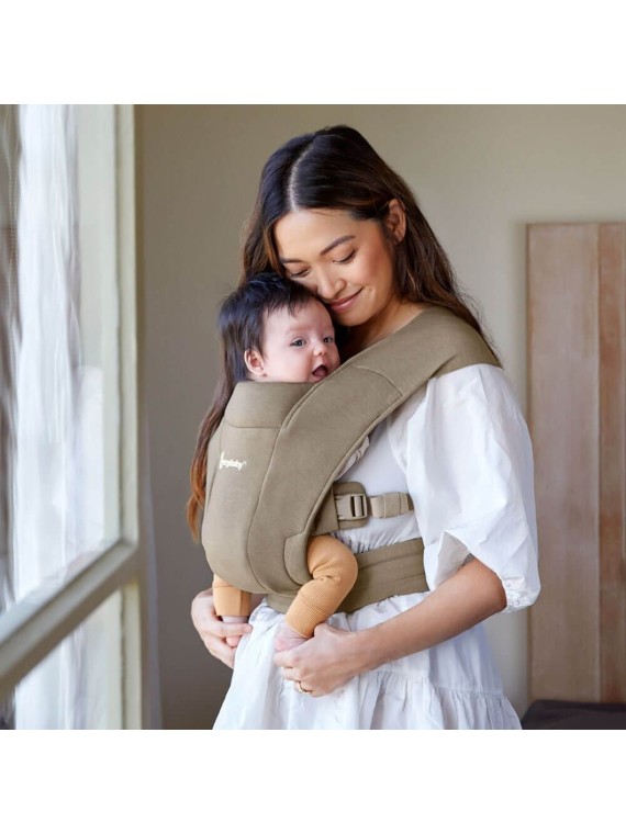 Ergobaby Embrace – soft and compact newborn carrier