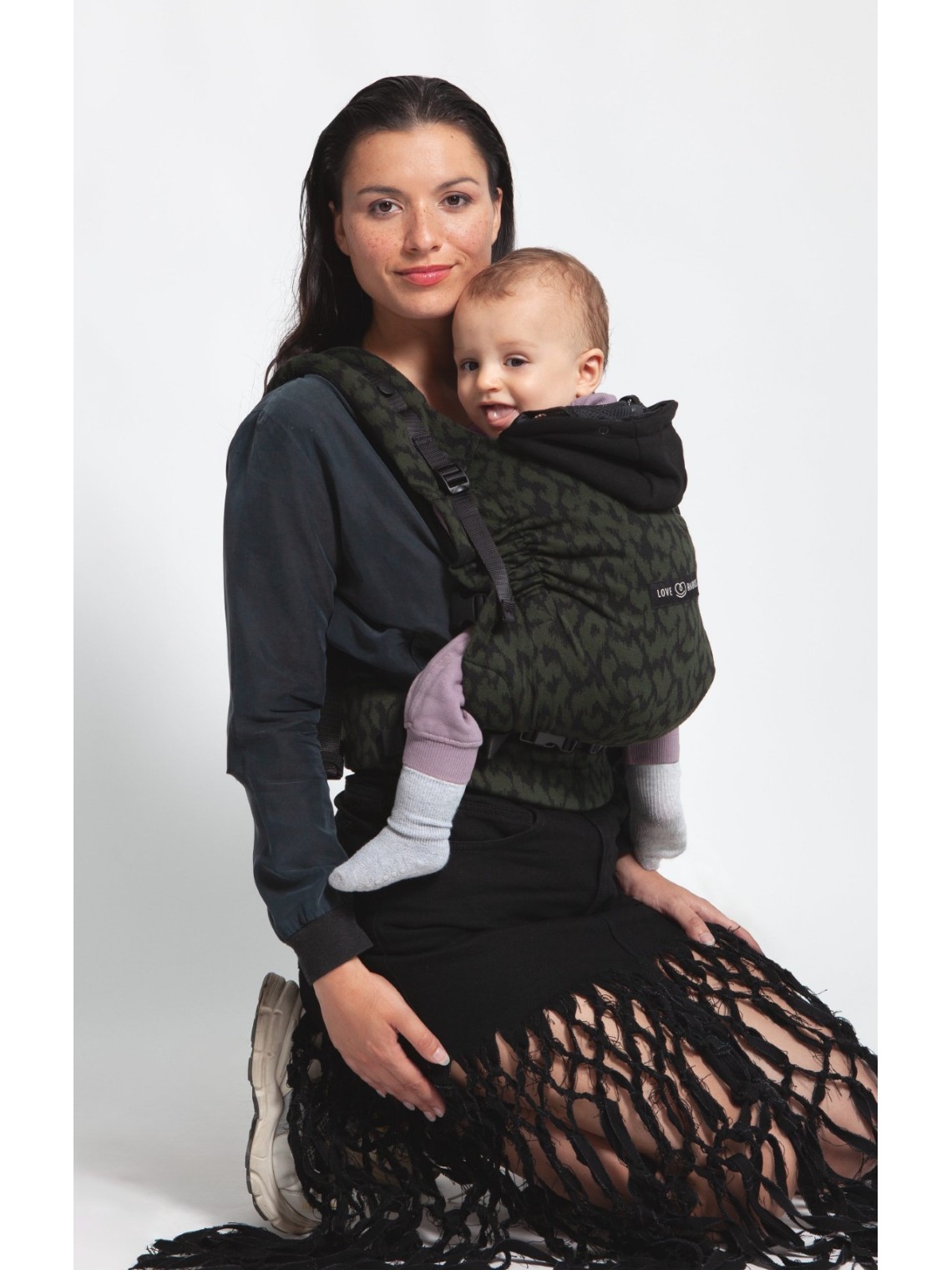 LOVE RADIUS HoodieCarrier 2 – ergonomisks slingis jau no dzimšanas LOVE RADIUS HoodieCarrier 2 – ergonomisks slingis jau no dzimšanas