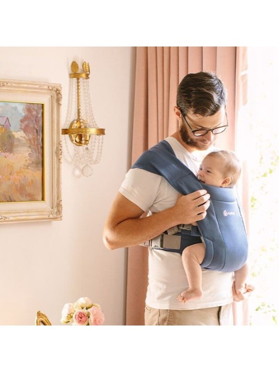 Ergobaby Embrace – soft and compact newborn carrier